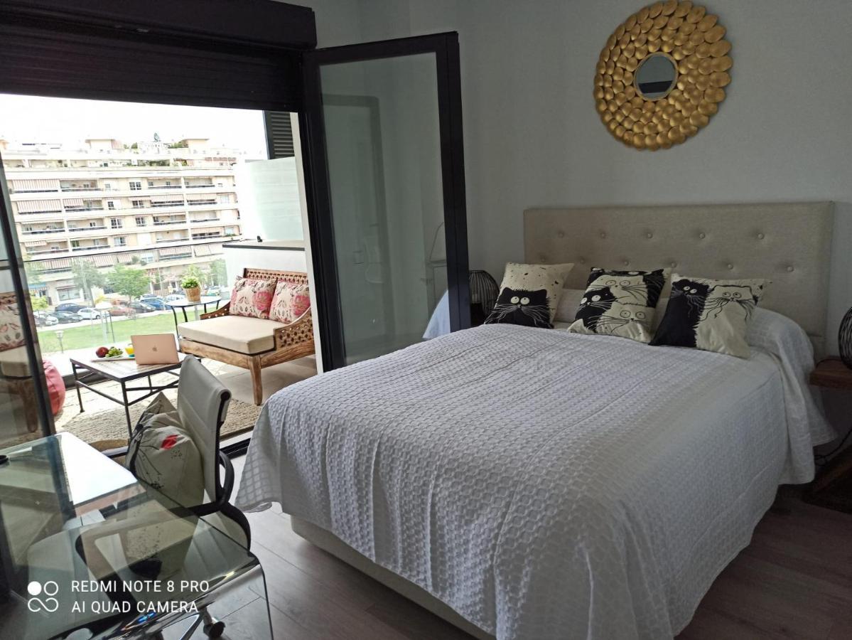 Teatinos Suite Málaga Extérieur photo