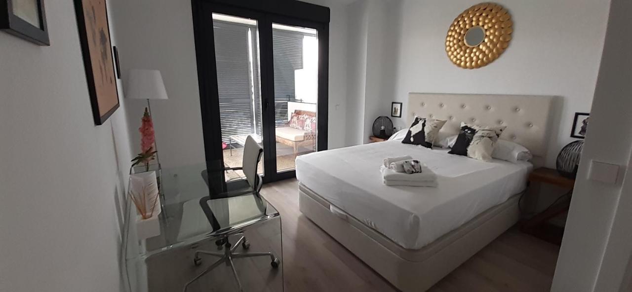 Teatinos Suite Málaga Extérieur photo