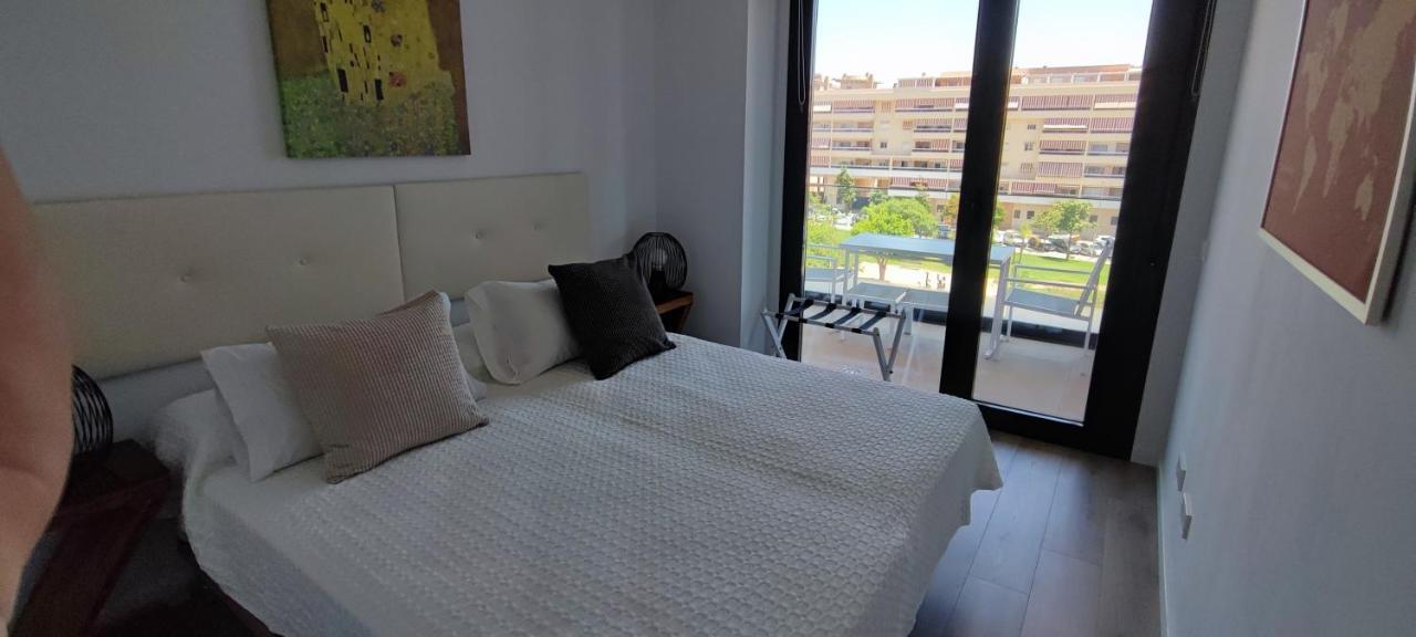 Teatinos Suite Málaga Extérieur photo
